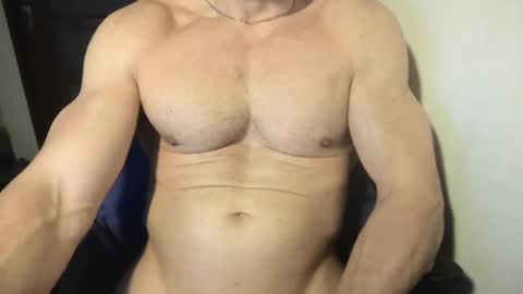 Snapshot of matiasmartin2030 chatting on January 25, 2025, 1:21 am MatiasMatureMuscle online show from January 25, 2025, 1:21 am