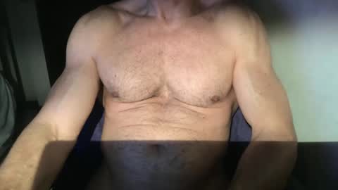 Snapshot of matiasmartin2030 chatting on March 1, 2026, 12:56 am MatiasMatureMuscle online show from March 1, 2026, 12:56 am