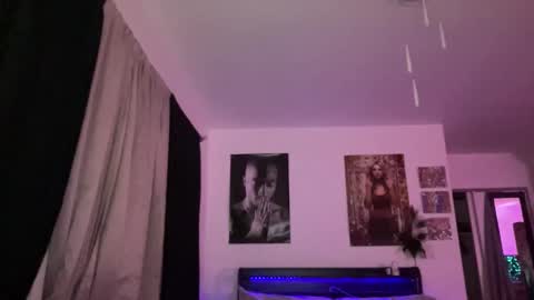 MOLLY MILLS online show from November 14, 2025, 12:53 am