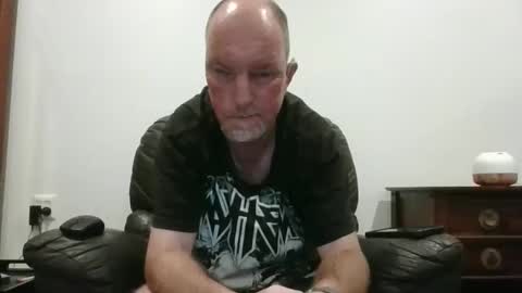 mattbad1975 online show from December 3, 2025, 12:25 pm