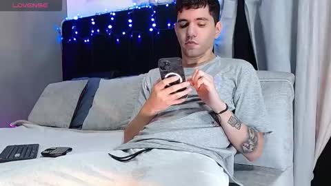 ---Matteo--- online show from November 29, 2025, 6:27 am