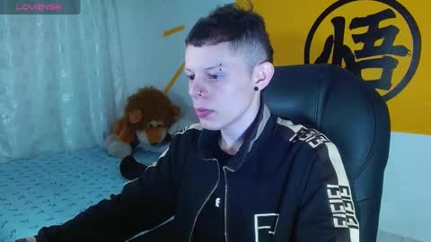 Snapshot of matthewboy_ chatting on February 17, 2025, 1:32 pm MatthewBoy online show from February 17, 2025, 1:32 pm