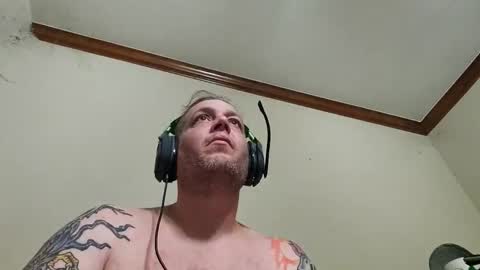 Snapshot of mattmatt4401 chatting on April 1, 2026, 5:30 am Mattmatt4401 online show from April 1, 2026, 5:30 am