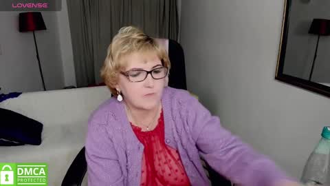Snapshot of mature_blonde7 chatting on December 21, 2024, 11:24 pm Lana online show from December 21, 2024, 11:24 pm