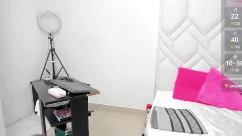 Snapshot of mature_hard_ chatting on March 7, 2025, 12:15 am ISABEL online show from March 7, 2025, 12:15 am