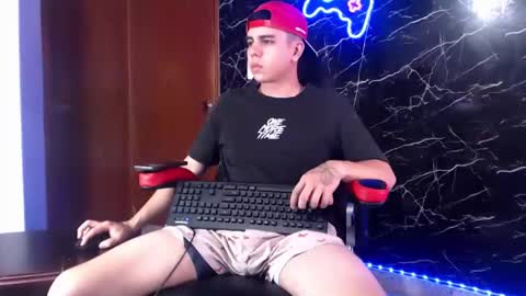 Snapshot of maty_hard chatting on January 8, 2025, 1:41 pm Matias online show from January 8, 2025, 1:41 pm