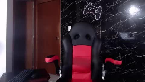 Snapshot of maty_hard chatting on January 18, 2025, 11:54 am Matias online show from January 18, 2025, 11:54 am