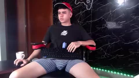 Snapshot of maty_hard chatting on January 28, 2025, 10:02 am Matias online show from January 28, 2025, 10:02 am