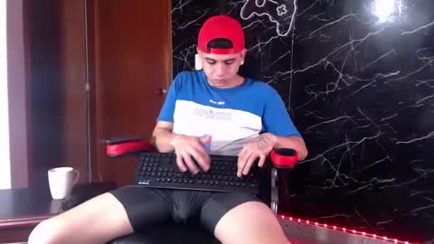 Snapshot of maty_hard chatting on January 29, 2025, 11:41 am Matias online show from January 29, 2025, 11:41 am