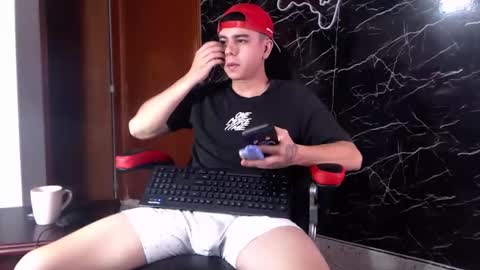 Snapshot of maty_hard chatting on February 1, 2025, 10:15 am Matias online show from February 1, 2025, 10:15 am