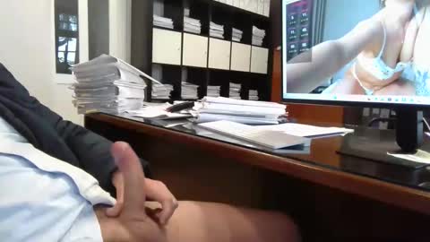 mauraroma19 online show from April 29, 2026, 4:44 pm