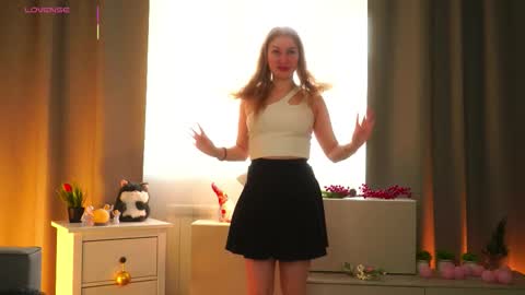 Snapshot of maureencoombs chatting on March 28, 2026, 4:45 am maureencoombs online show from March 28, 2026, 4:45 am