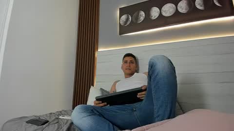 mauro_boy online show from June 11, 2026, 12:32 am