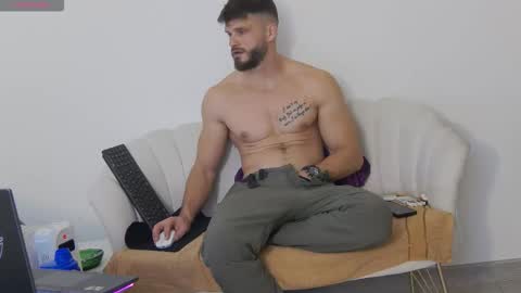 mauro_real_man online show from November 8, 2025, 6:51 pm