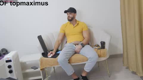 mauro_real_man online show from November 18, 2025, 5:17 pm