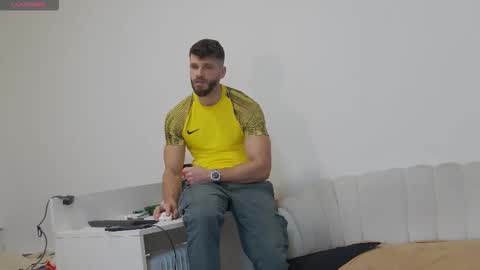 mauro_real_man online show from December 1, 2025, 7:08 pm