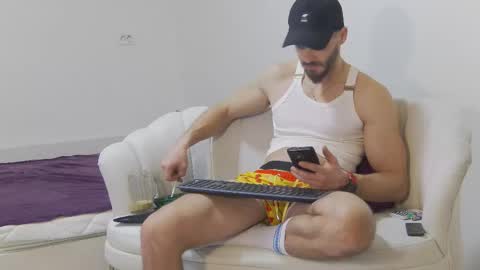 mauro_real_man online show from February 18, 2026, 6:48 pm