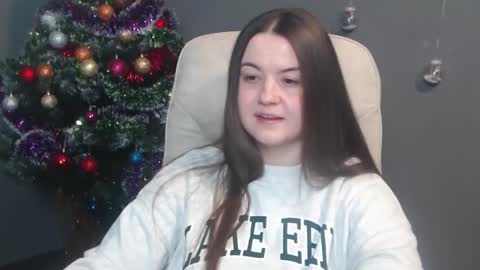 MavkaCute online show from December 17, 2025, 7:09 pm