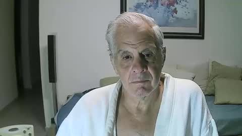 Snapshot of max_2017 chatting on February 9, 2026, 2:15 am max_2017 online show from February 9, 2026, 2:15 am