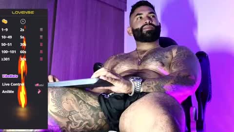 max__prada online show from October 17, 2025, 2:04 am