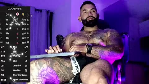 Snapshot of max__prada chatting on February 11, 2026, 2:16 am max__prada online show from February 11, 2026, 2:16 am