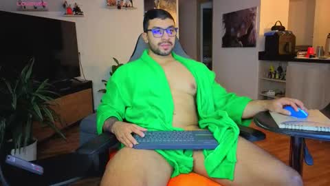 Max online show from November 17, 2025, 1:55 am