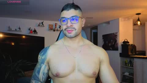 Max online show from November 22, 2025, 4:55 am