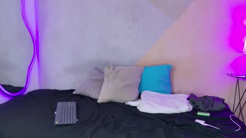 max_cumpower72 online show from September 28, 2025, 8:47 pm
