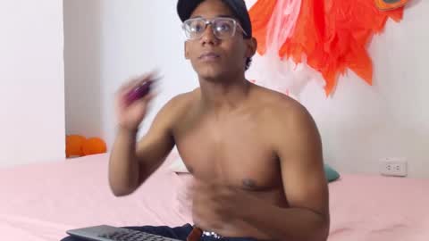 max_cumpower72 online show from October 17, 2025, 10:56 pm