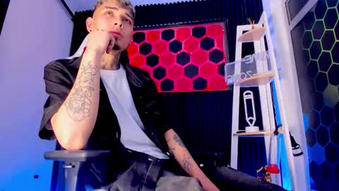 Max online show from March 20, 2026, 4:39 am