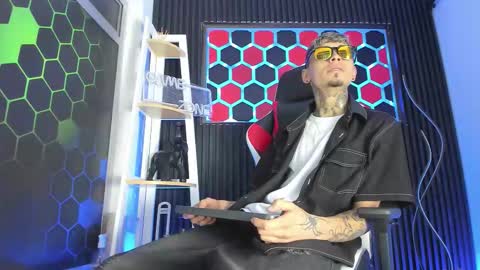 Max online show from March 26, 2026, 3:12 am