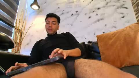 Snapshot of max_hornye chatting on February 13, 2026, 6:59 pm Max Hornye online show from February 13, 2026, 6:59 pm