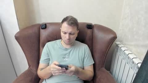 Max online show from October 21, 2025, 3:29 am