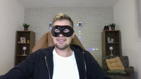 Snapshot of max_mila_888 chatting on September 14, 2025, 6:40 pm Max  Aliya online show from September 14, 2025, 6:40 pm