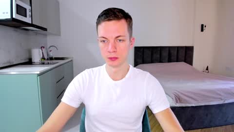 Snapshot of max_shy chatting on January 21, 2025, 5:27 am Max online show from January 21, 2025, 5:27 am