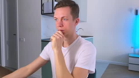 Snapshot of max_shy chatting on March 10, 2025, 12:48 pm Max online show from March 10, 2025, 12:48 pm