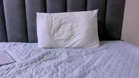 Snapshot of max_shy chatting on September 29, 2025, 5:07 pm Max online show from September 29, 2025, 5:07 pm