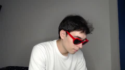 max_snow1616 online show from October 18, 2025, 7:14 pm