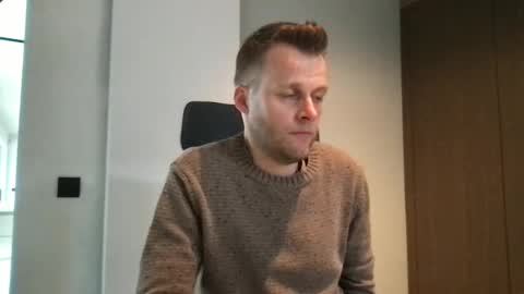 Snapshot of max_straight_1 chatting on December 2, 2024, 10:07 am Max take off clothes online show from December 2, 2024, 10:07 am