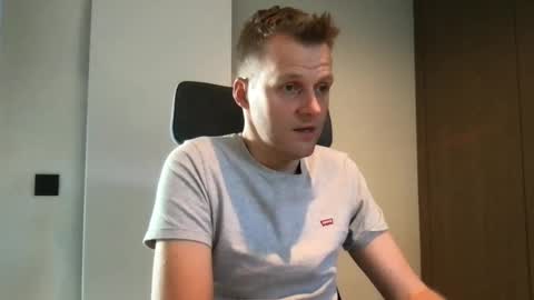 Snapshot of max_straight_1 chatting on December 28, 2024, 12:56 pm Max take off clothes online show from December 28, 2024, 12:56 pm