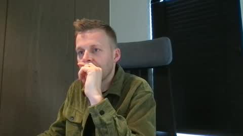 Snapshot of max_straight_1 chatting on January 23, 2025, 12:09 pm Max take off clothes online show from January 23, 2025, 12:09 pm