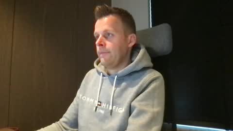 Snapshot of max_straight_1 chatting on January 28, 2025, 7:43 am Max take off clothes online show from January 28, 2025, 7:43 am