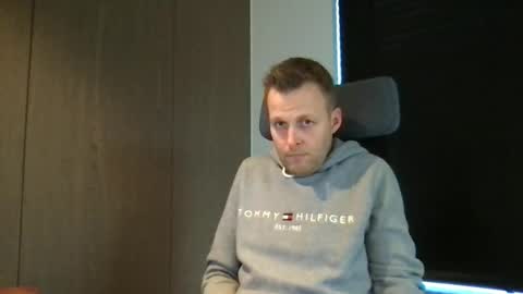 Snapshot of max_straight_1 chatting on January 28, 2025, 12:00 pm Max take off clothes online show from January 28, 2025, 12:00 pm