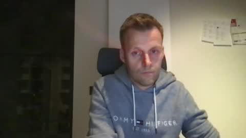 Snapshot of max_straight_1 chatting on January 28, 2025, 6:39 pm Max take off clothes online show from January 28, 2025, 6:39 pm