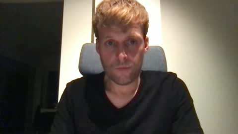 Snapshot of max_straight_1 chatting on October 23, 2025, 8:07 pm Max take off clothes online show from October 23, 2025, 8:07 pm