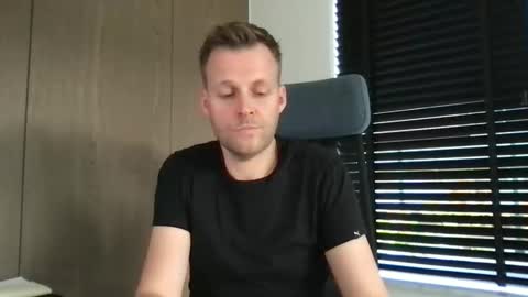 Snapshot of max_straight_1 chatting on November 6, 2025, 8:48 am Max take off clothes online show from November 6, 2025, 8:48 am