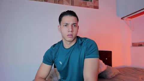 Snapshot of max_valiant chatting on September 24, 2025, 6:22 pm max online show from September 24, 2025, 6:22 pm