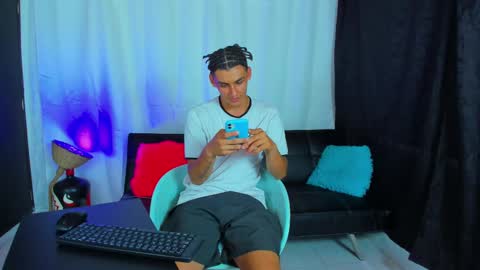 MAX     online show from March 12, 2025, 6:33 pm