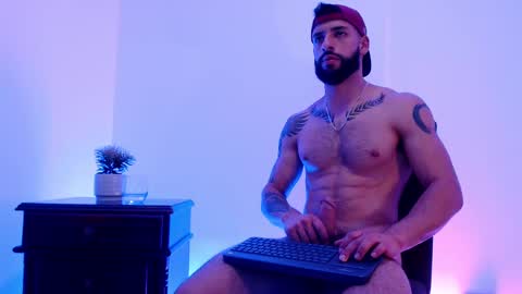 max_xl_ online show from February 20, 2025, 1:25 am