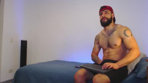 max_xl_ online show from December 15, 2025, 2:43 pm